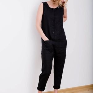 Elegant Black Sleeveless Jumpsuit